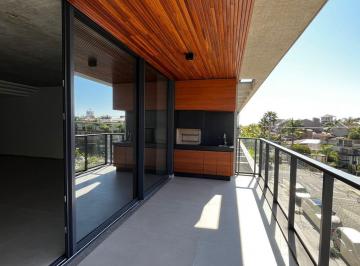 Apartamento de 3 quartos, Florianópolis · Apartamento alto padrão com 3 suítes a 50m da praia em Jurerê