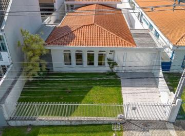 c275bac658d5f27fc3e3b089ba23c5aabf3bc65a · Casa terrea 3 quartos + 1 suite, quintal e vaga pra 8 carros