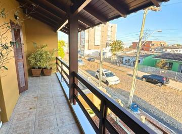 Casa · 151m² · 3 Quartos · 1 Vaga · Oportunidade Imperdível: Geminado Mobiliado no Centro da Cidade!