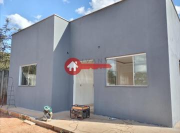 Casa · 110m² · 3 Quartos · 2 Vagas · Casa em Juatuba, bairro Satélite, com excelente localização, próxima à Barraginha.