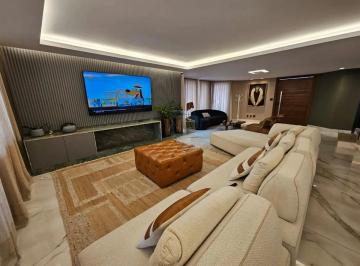 Casa · 530m² · 3 Quartos · 2 Vagas · OPORTUNIDADE - LINDA CASA MOBILIADA PARA LOCAÇÃO EM CONDOMÍNIO FECHADO NO JARDIM AQUARIUS.