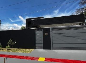 Casa · 96m² · 1 Quarto · 3 Vagas · Casa moderna e espaçosa no Bairro Jardim Itamaracá!