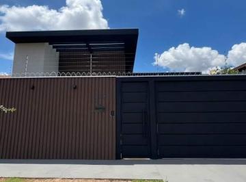 Casa · 172m² · 2 Quartos · 3 Vagas · Luxo e Conforto em Localização Privilegiada!!