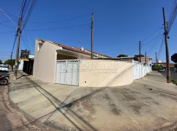 Casa · 50m² · 1 Quarto · 1 Vaga · casa de um dormitório no Bairro Centenário.