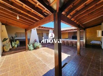 Casa · 392m² · 6 Quartos · 2 Vagas · Casa a venda, bairro Fabrício.