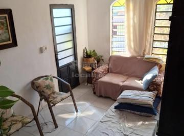 Casa · 390m² · 2 Quartos · 2 Vagas · Casa para venda com 02 quartos no bairro Vila Santa Tereza.
