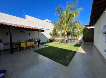 Casa · 360m² · 3 Quartos · 4 Vagas · Casa com 3 quartos à venda, bairro Jardim Karaíba - Uberlândia/MG