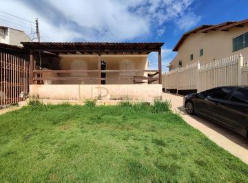 Casa · 160m² · 3 Quartos · 3 Vagas · Casa 3 Quartos (Suíte) c/ Armários + Escritório | Quadra 02, Sobradinho/DF