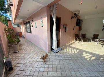 Área de Serviço · Sobrado com 3 quartos à venda em Estuário - SP