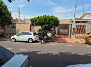Comercial · 185m² · Casa Comercial | 04 salas | 03 banheiros | Edícula no fundo | A 100m da Santa Casa