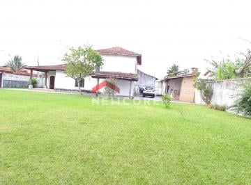 Casa · 220m² · 4 Quartos · 4 Vagas · Sobrado em Rua Aldo Marcucci - Praia das Palmeiras - Caraguatatuba/SP