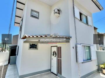 Casa · 120m² · 3 Quartos · 2 Vagas · Casa mobiliada com 3 quartos e 2 banheiros no Dom Joaquim em Brusque
