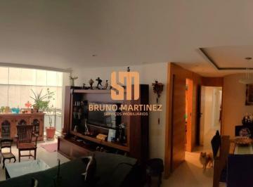 Apartamento · 140m² · 4 Quartos · 2 Vagas · Agradável apartamento com varandão, vista livre, silencioso no Humaitá, junto da Casa São José, com 