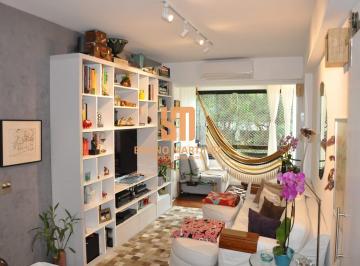 Apartamento · 99m² · 3 Quartos · 1 Vaga · Alto Padrão. Vista verde, silencioso, reformado no Humaitá, 1 vaga de garagem