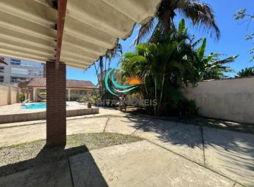 Foto 27 · Que tal morar em uma casa de praia com piscina e confortável a apenas 300 metros da praia!