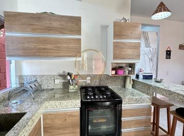 Casa · 110m² · 3 Quartos · 2 Vagas · Casa 3 Dormitórios à Venda em Cambolo, Porto Seguro - 110m²