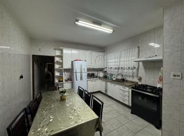 Casa · 340m² · 2 Quartos · 4 Vagas · Sobrado com 2 dormitórios à venda, 340 m² por R$ 1.240.000,00 - Cerâmica - São C