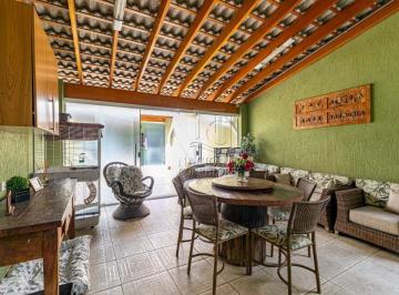 Casa · 242m² · 3 Quartos · 2 Vagas · Sobrado amplo à venda em Utinga – 241m², 3 dormitórios, escritório e área Gourme