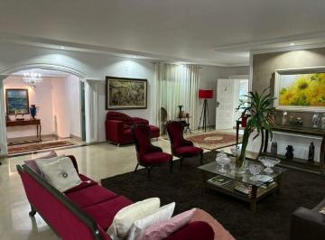 Casa · 639m² · 4 Quartos · 6 Vagas · EXCELENTE CASA ESTILO CLÁSSICA, PAISAGISMO, ÁREA GOURMET SOFISTICADA, PRÓXIMA AO PARQUE ERMIDA DOM B