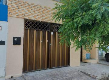 img0 · Casa com 3 Quarto(s) e 2 banheiro(s) para Alugar, 150 m² por R$ 1080 / Mês