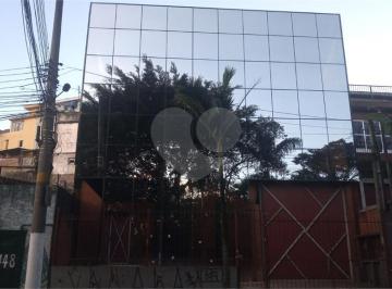 Área de Serviço · Prédio inteiro à venda em Parque Novo Mundo - SP