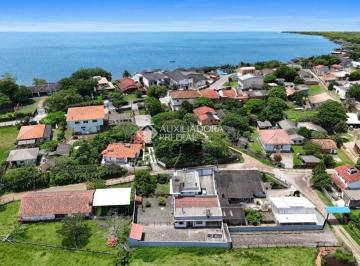 Casa · 250m² · 3 Quartos · Casa de Alto Padrão à Venda com 3 Quartos e Espaço Gourmet no Roça Grande - Imbituba - SC