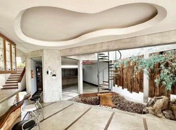 Foto 01 · Casa com 3 Quartos à Venda, 642 m² por R$ 1.590.000