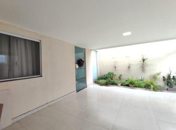 Casa · 110m² · 2 Quartos · 2 Vagas · QE 50, CASA NOVINHA! Quitada, toda no porcelanato, na laje Guará II, Brasília