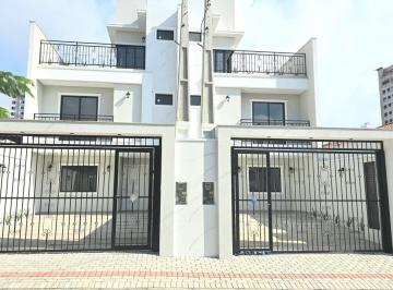 Foto 01 · Casa com piscina vista mar