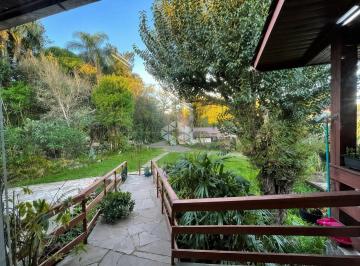 Casa · 307m² · 4 Quartos · 4 Vagas · CASA DE 4 DORMITÓRIOS COM TERRENO AMPLO E PISCINA