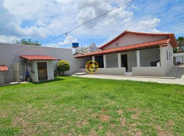 Casa · 172m² · 3 Quartos · 6 Vagas · Casa no Jardim Luz, Aparecida de Goiânia – Excelente Oportunidade!

● 3 quartos, sendo 1 suíte com