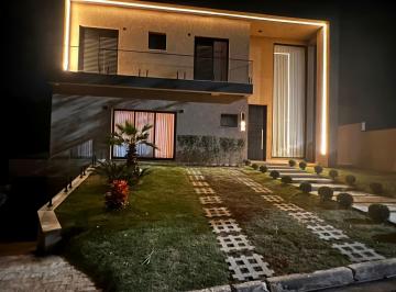 Casa de 3 quartos, Santana de Parnaíba · Casa à venda Condomínio Tarumã, área construída 324M², 3 suítes, 3 vagas.