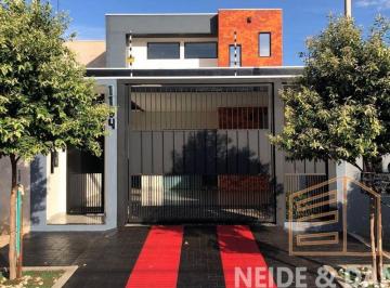 Casa · 225m² · 5 Quartos · 2 Vagas · VENDA | Sobrado, com 5 dormitórios em Jardim Alvorada, Maringá