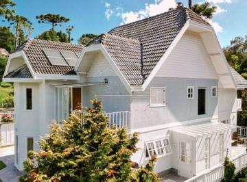 Casa · 202m² · 5 Quartos · 2 Vagas · Casa de Condomínio em Campos do Jordão