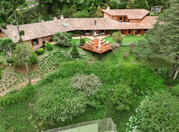 Casa · 11400m² · 8 Quartos · 4 Vagas · Mansão de Condomínio em Campos do Jordão