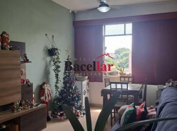 Apartamento · 81m² · 2 Quartos · Apartamento Andar alto, Vista livre, Condomínio acessível.