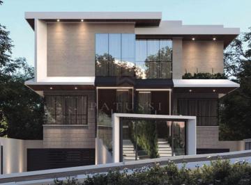 Casa · 340m² · 4 Quartos · 4 Vagas · Casa à venda no bairro Meia Praia - Itapema/SC