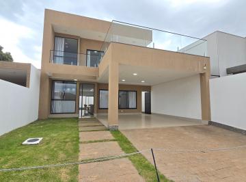 Casa de 3 quartos, Vicente Pires · Colônia Agrícola Samambaia Avenida da Misericórdia 3 suítes closet armários