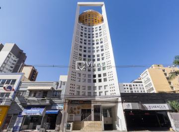Comercial · 46m² · Sala comercial no coração pulsante de Curitiba.