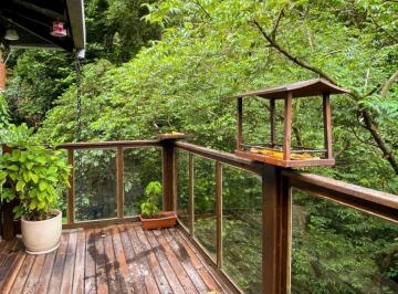 Casa de 5 quartos, São Sebastião · LINDA CASA NA PRAIA DE GUAECÁ COM DECK DE MADEIRA COM VISTA PARA MATA