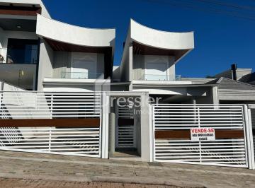 Casa · 193m² · 3 Quartos · 2 Vagas · 
                Sobrado - 3 dormitórios -Universtário
                