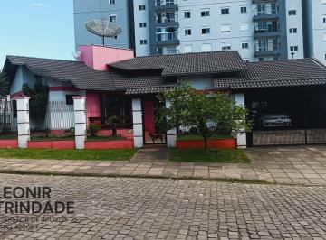 Casa · 167m² · 4 Quartos · 1 Vaga · Casa de Alvenaria com 2 lotes no Bairro Nossa Sra de Fátima, Caxias do Sul, RS