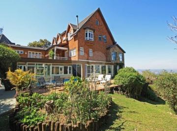 Casa · 560m² · 3 Quartos · 4 Vagas · Condomínio com 3 quartos à venda em Morada dos pinheiros (aldeia da serra) - SP