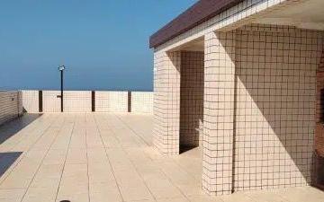 Apartamento · 85m² · 2 Quartos · 1 Vaga · Lindo apartamento com vista lateral para o mar! 85 metros