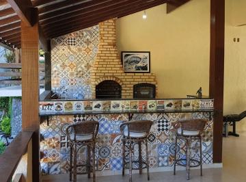 Casa · 237m² · 4 Quartos · 5 Vagas · Maravilhosa casa em condomínio de Pendotiba, vendida com PORTEIRA FECHADA