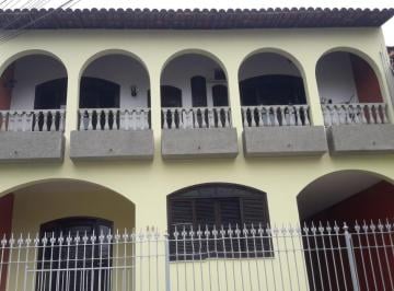 Casa · 200m² · 4 Quartos · 2 Vagas · Ótima casa duplex, com 200m2, em excelente localização no bairro Estrela do Norte, a uma quadra da R