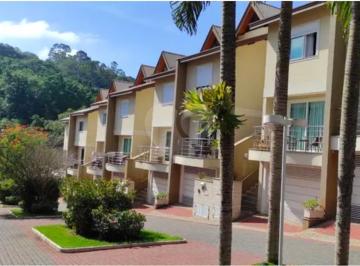 Imagem Principal · Casa espaçosa em condomínio fechado no pé da Serra da Cantareira