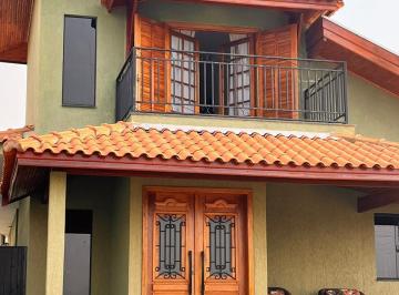 Casa de 3 quartos, Itaí · Lindíssimo sobrado no Riviera de Santa Cristina III, cheia de personalidade.