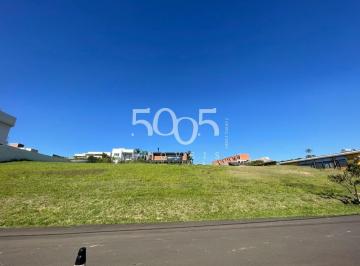 Foto 01 · Terreno em aclive à venda no condomínio Xapada em Itu com 1035m² de área total.