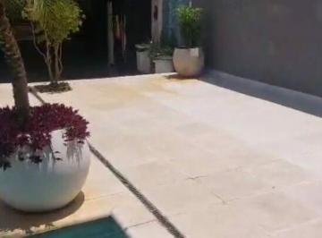 Casa · 334m² · 4 Quartos · 3 Vagas · Sobrado Cinematográfico, moderno 3 suítes, 3 vagas Piscina, excelente área de lazer R$2.100.000,00
